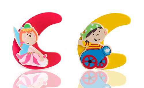 WOODEN PIRATE OR FAIRY ALPHABET LETTER C IN POLYBAG