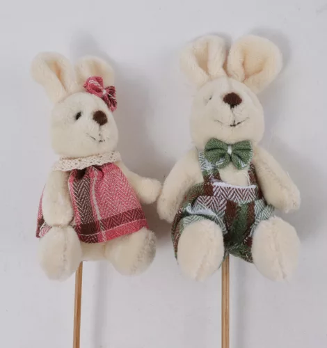 TEXTIL NYÚL FIÚ VAGY LÁNY, PÁLCÁN, ZÖLD/PIROS RUHÁBAN