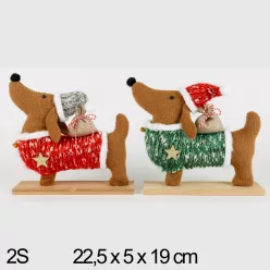 TEXTIL TACSKÓ MIKULÁS RUHÁBAN, SAPKÁBAN