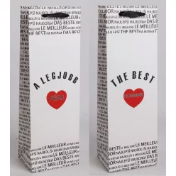   PAPÍRTASAK BOROS, MATT, SZALAG FÜLLEL, FEHÉR ALAPON FEKETE NEMZETKÖZI ÍRÁSSAL A HÁTTÉRBEN, A LEGJOBB FÉRJ/ THE BEST HUSBAND FELIRATTAL, PIROS SZÍVVEL