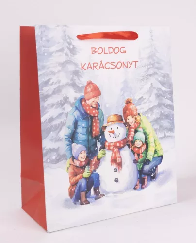 PAPÍRTASAK MATT, CSALÁD A HÓEMBER KÖRÜL,  BOLDOG KARÁCSONYT FELIRAT