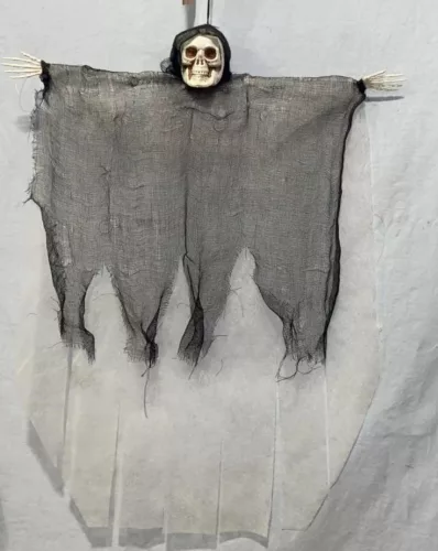 HALLOWEENI FÜGGŐ DEKORÁCIÓ, AKASZTÓS, CSONTVÁZ, FEHÉR FEKETE